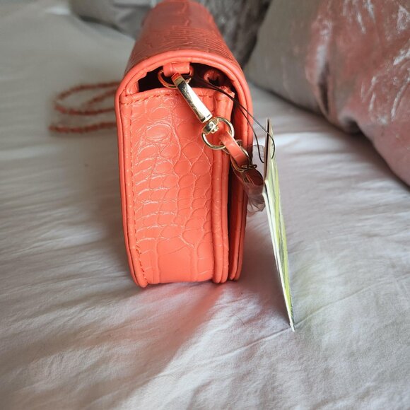 Badgley Mischka Croco Crossbody Bag with Logo Plate NWT - Picture 5 of 9